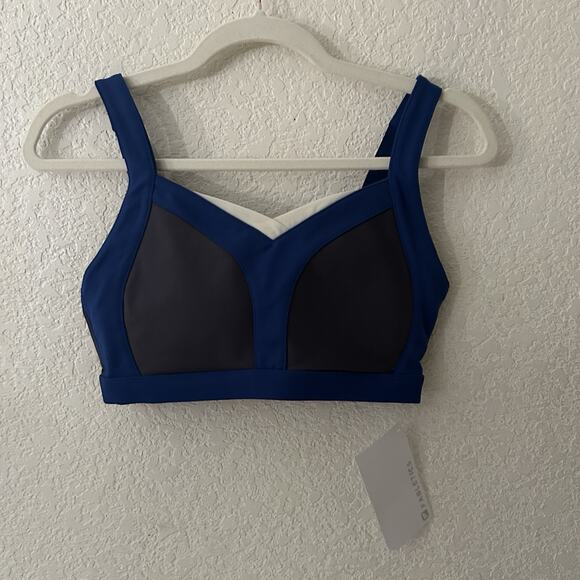 NWT Fabletics Shira Sports Bra Size XS - Picture 1 of 4